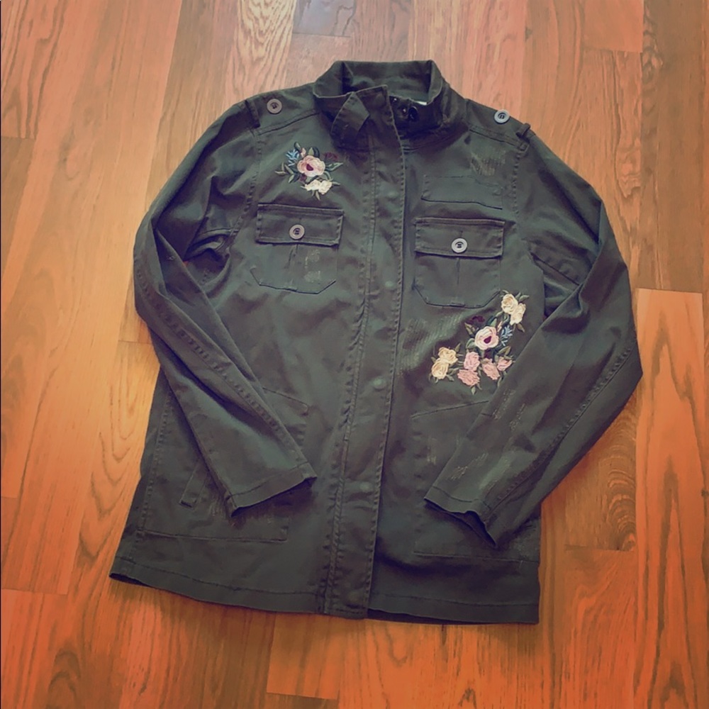 Safari jacket with floral embroidery
